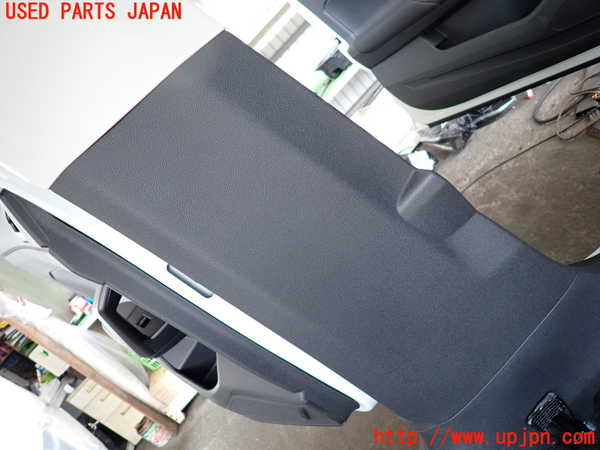2UPJ-9230697670]VW ポロ(AWDKL)左センターピラートリム 中古_3