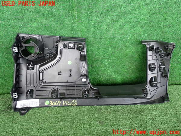 2UPJ-9230697693]VW ポロ(AWDKL)内装トリム類3 中古_2