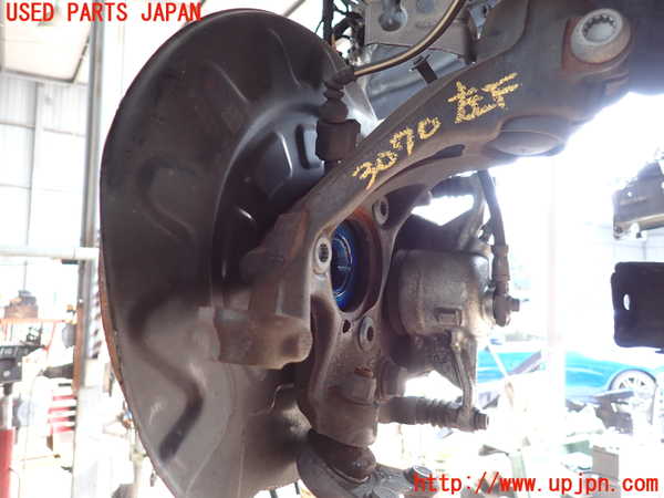2UPJ-9230704295]VW ゴルフ(AUCJZ)左フロントナックルハブ 中古_2
