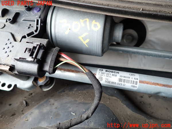 2UPJ-9230706770]VW ゴルフ(AUCJZ)フロントワイパーモーター 中古_4