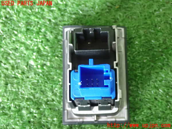 2UPJ-9230706290]VW ゴルフ(AUCJZ)ハザードスイッチ 中古_2