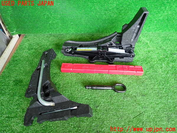 2UPJ-9230707805]VW ゴルフ(AUCJZ)車載工具 中古_2