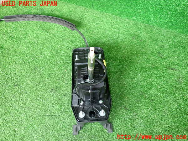 2UPJ-9230707555]VW ゴルフ(AUCJZ)ATシフトレバー 中古_3