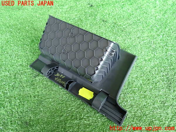 2UPJ-9230707841]VW ゴルフ(AUCJZ)小物入れ1 中古_3