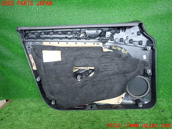 2UPJ-9230701234]VW ゴルフ(AUCJZ)右前ドア内張り 中古_2