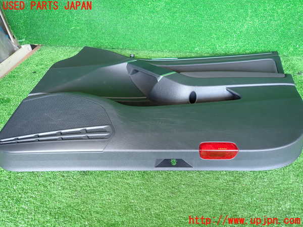 2UPJ-9230701234]VW ゴルフ(AUCJZ)右前ドア内張り 中古_4