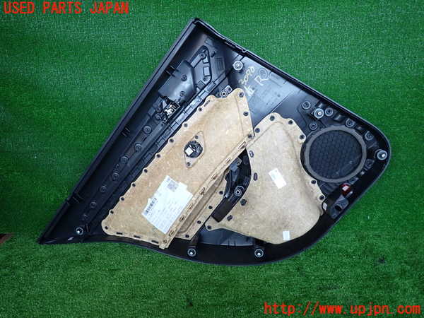 2UPJ-9230701294]VW ゴルフ(AUCJZ)右後ドア内張り 中古_2