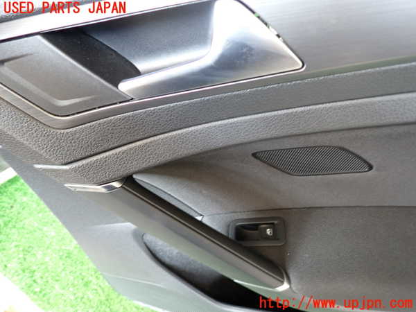 2UPJ-9230701294]VW ゴルフ(AUCJZ)右後ドア内張り 中古_3