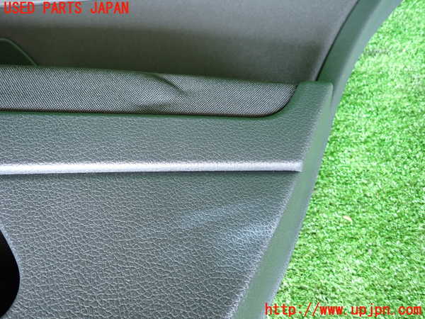 2UPJ-9230701294]VW ゴルフ(AUCJZ)右後ドア内張り 中古_5
