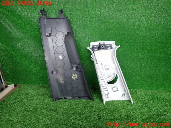 2UPJ-9230707665]VW ゴルフ(AUCJZ)右センターピラートリム 中古_3