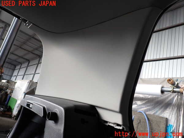 2UPJ-9230707680]VW ゴルフ(AUCJZ)左リアピラートリム 中古_3