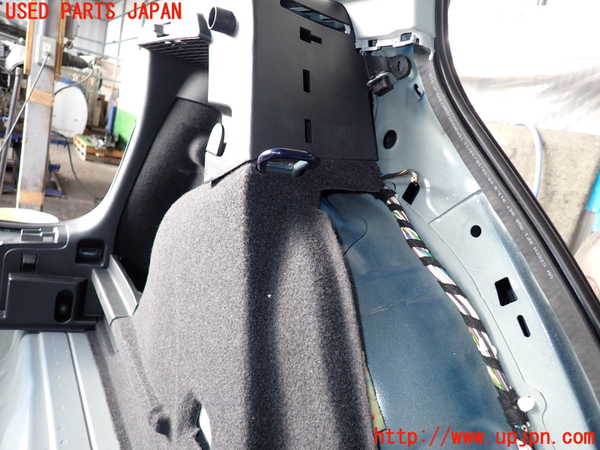 2UPJ-9230707680]VW ゴルフ(AUCJZ)左リアピラートリム 中古_4