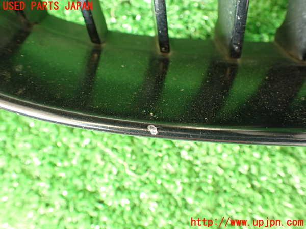 2UPJ-9230721050]BMW 135i クーペ(UC35)ラジエターグリル 中古 (E82)_4