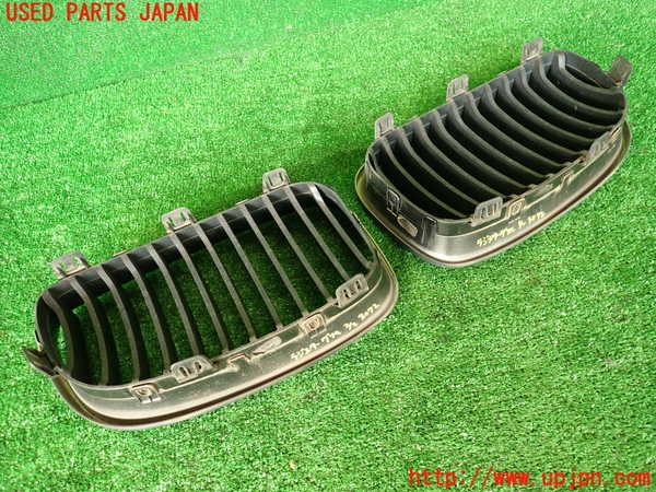 2UPJ-9230721050]BMW 135i クーペ(UC35)ラジエターグリル 中古 (E82)_5