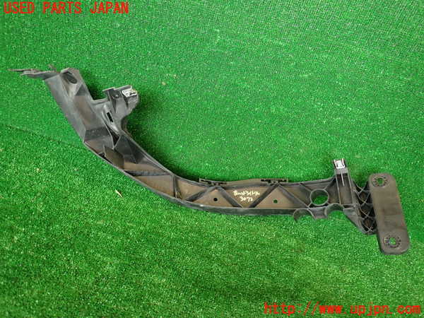 2UPJ-9230721142]BMW 135i クーペ(UC35)左ヘッドライトリム 中古 (E82)_2