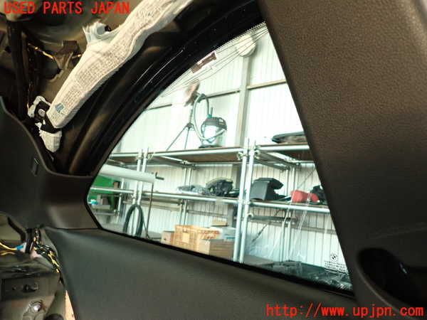 2UPJ-9230721382]BMW 135i クーペ(UC35)左クォーターガラス (43R-001057) 中古 (E82)_4