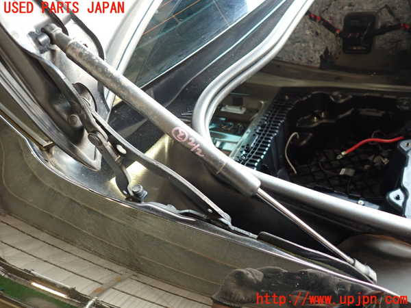 2UPJ-9230721506]BMW 135i クーペ(UC35)トランクダンパー 中古 (E82)_2