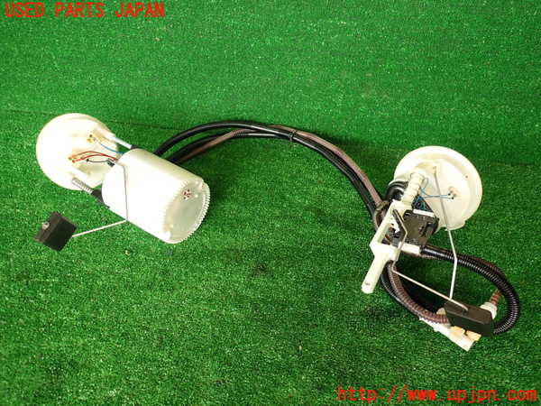 2UPJ-9230722510]BMW 135i クーペ(UC35)燃料ポンプ 中古 (E82)_2