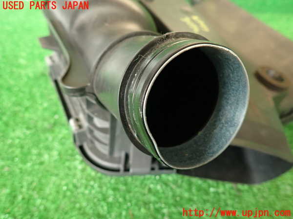 2UPJ-9230722560]BMW 135i クーペ(UC35)エアクリーナーボックス 中古 (E82)_4