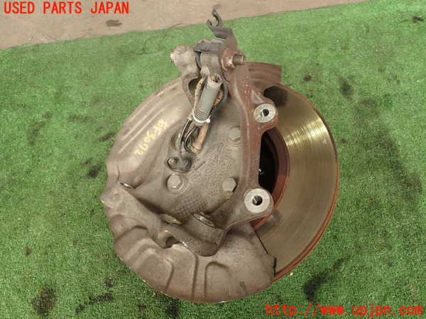 2UPJ-9230724290]BMW 135i クーペ(UC35)右フロントナックルハブ 中古 (E82)_2
