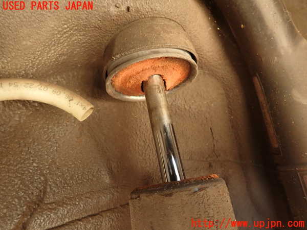 2UPJ-9230725070]BMW 135i クーペ(UC35)右リアショックアブソーバー 中古 (E82)_2