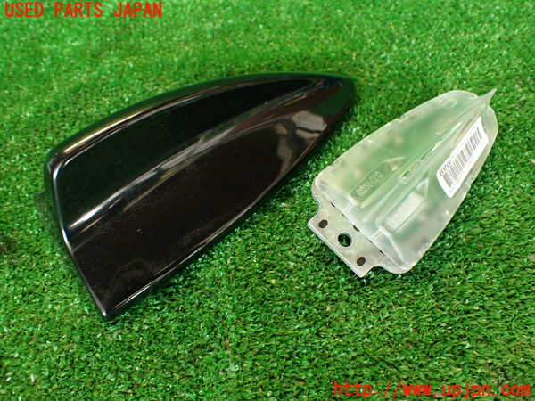 2UPJ-9230726550]BMW 135i クーペ(UC35)アンテナ 中古 (E82)_2
