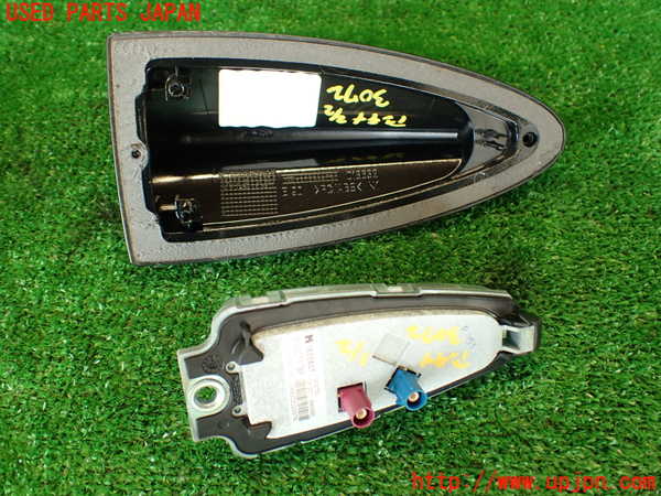 2UPJ-9230726550]BMW 135i クーペ(UC35)アンテナ 中古 (E82)_4