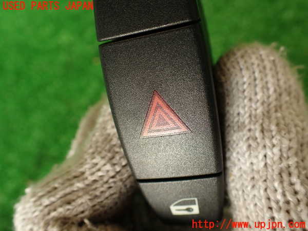 2UPJ-9230726290]BMW 135i クーペ(UC35)ハザードスイッチ 中古 (E82)_2