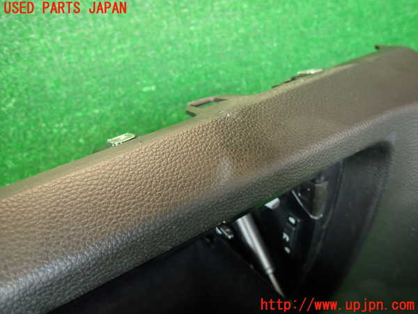 2UPJ-9230727516]BMW 135i クーペ(UC35)グローブボックス1 中古 (E82)_3