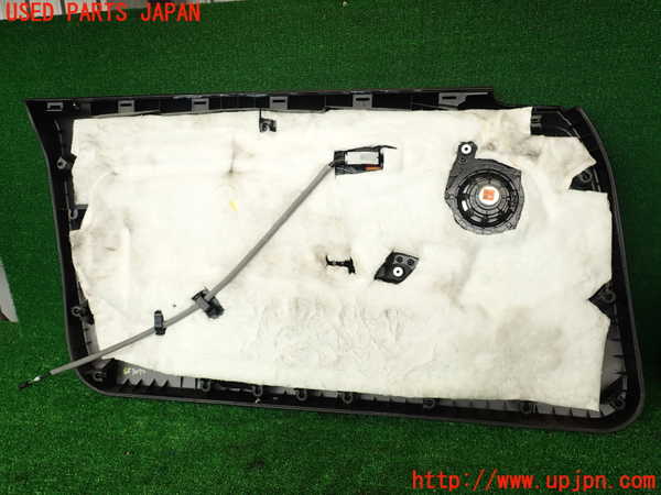 2UPJ-9230721234]BMW 135i クーペ(UC35)右前ドア内張り 中古 (E82)_5