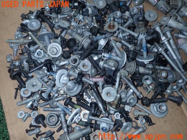 3UPJ=9230740720]ジャガー Eペイス 180PS(DF2NA代 X540)ネジ・ナット・ステー類 セット ジャンク_4