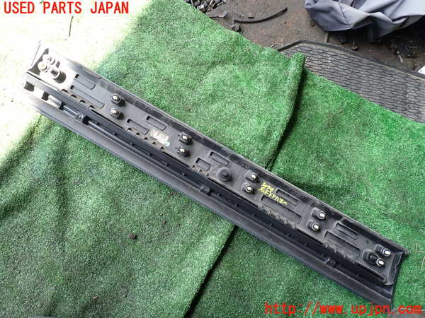 1UPJ-9230741232]ジャガー・Eペイス(DF2NA)右前ドアパネル 中古_2