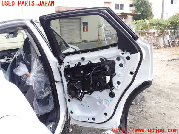 1UPJ-9230741290]ジャガー・Eペイス(DF2NA)右後ドア M352 中古_4