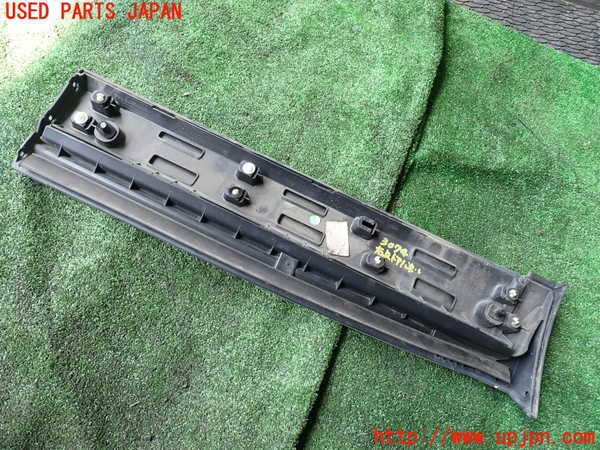 1UPJ-9230741292]ジャガー・Eペイス(DF2NA)右後ドアパネル 中古_2