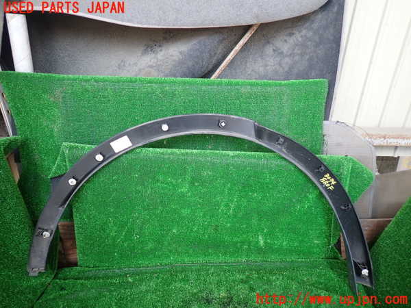 1UPJ-9230741446]ジャガー・Eペイス(DF2NA)左後オーバーフェンダー 中古_2