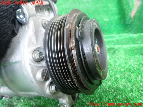 1UPJ-9230746025]ジャガー・Eペイス(DF2NA)エアコンコンプレッサー 中古_3