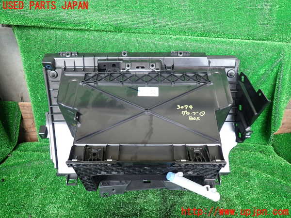 1UPJ-9230747516]ジャガー・Eペイス(DF2NA)グローブボックス1 中古_4