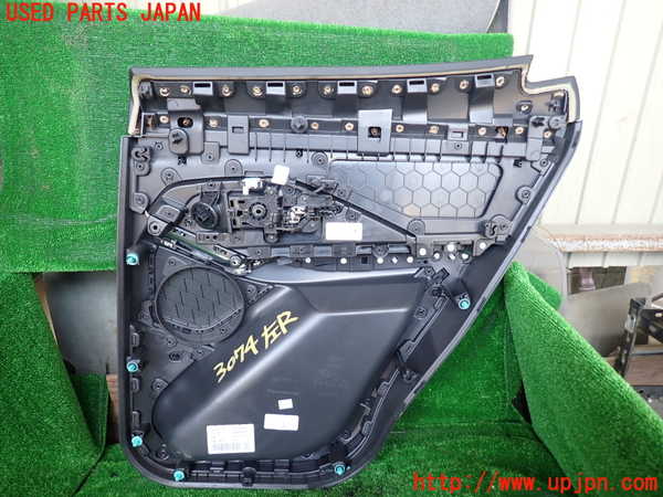 1UPJ-9230741324]ジャガー・Eペイス(DF2NA)左後ドア内張り 中古_4