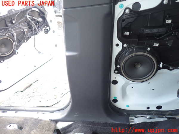 1UPJ-9230747665]ジャガー・Eペイス(DF2NA)右センターピラートリム 中古_3