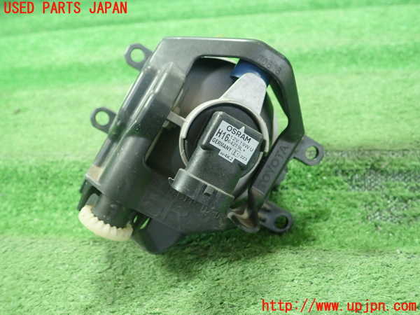 1UPJ-9230751180]レクサス・CT200h(ZWA10)右フォグ 中古_2