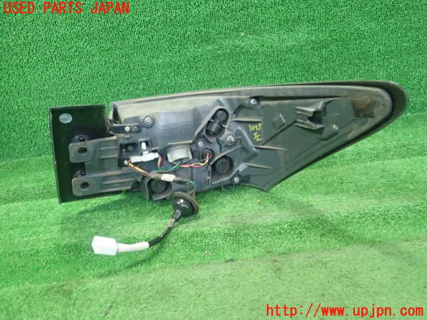 1UPJ-9230751536]レクサス・CT200h(ZWA10)左テールランプ 中古_3