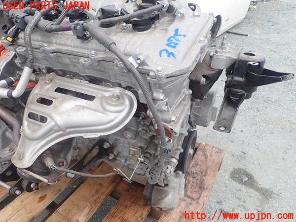 1UPJ-9230752010]レクサス・CT200h(ZWA10)エンジン 2ZR-FXE 中古_2