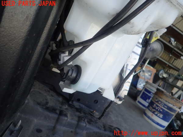 1UPJ-9230756791]レクサス・CT200h(ZWA10)ウォッシャータンク1 中古_3