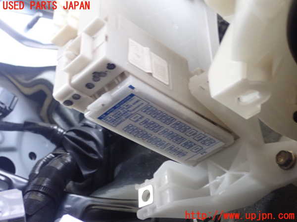 1UPJ-9230756742]レクサス・CT200h(ZWA10)ヒューズボックス2 中古_2