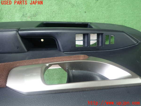 1UPJ-9230751234]レクサス・CT200h(ZWA10)右前ドア内張り 中古_2