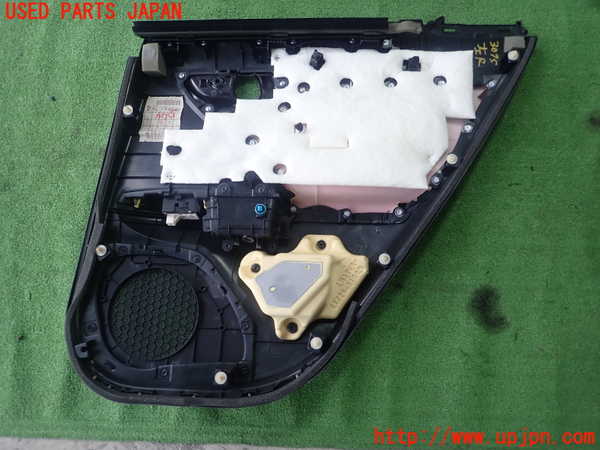 1UPJ-9230751324]レクサス・CT200h(ZWA10)左後ドア内張り 中古_3
