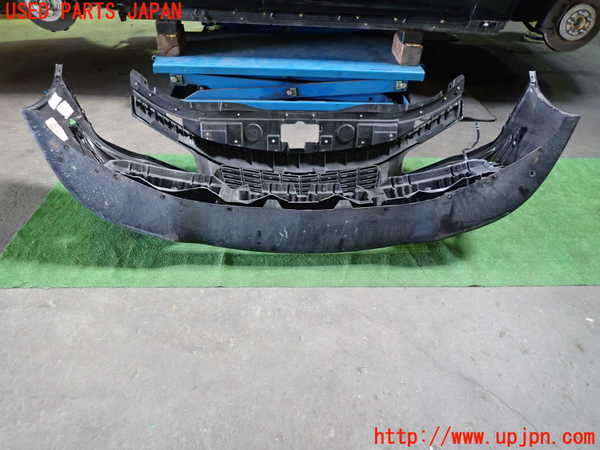 1UPJ-9230771010]クライスラー・300(LX36)フロントバンパー 中古_3