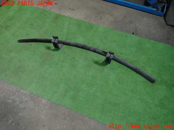 1UPJ-9230771014]クライスラー・300(LX36)フロントバンパーホースメント 中古_3