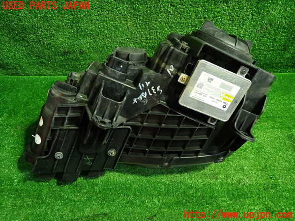 1UPJ-9230771130]クライスラー・300(LX36)右ヘッドライト HID 中古_2