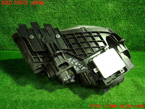 1UPJ-9230771132]クライスラー・300(LX36)左ヘッドライト HID 中古_2